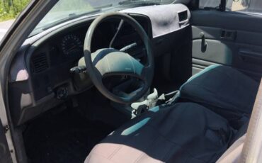 Toyota-xtra-1991-1