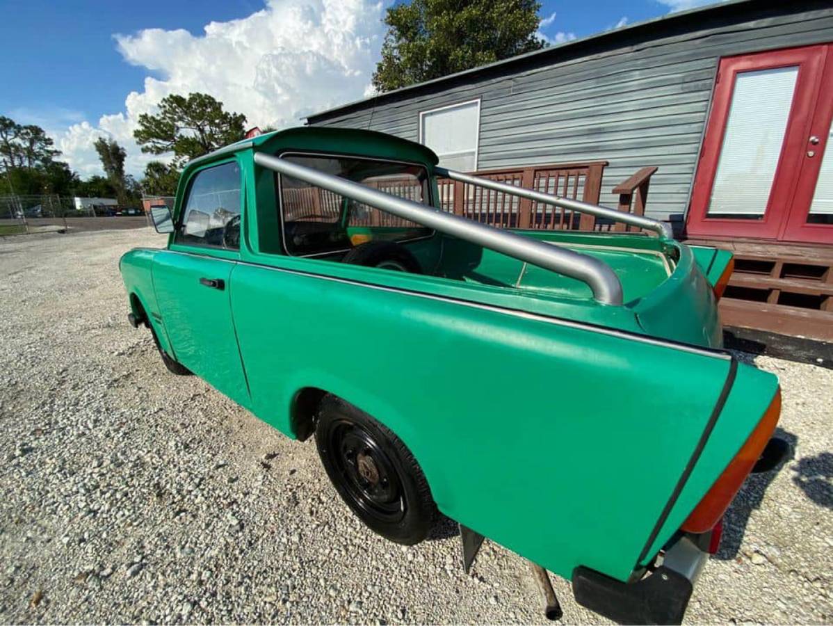 Trabant-601-pickup-truck-1990-green-11