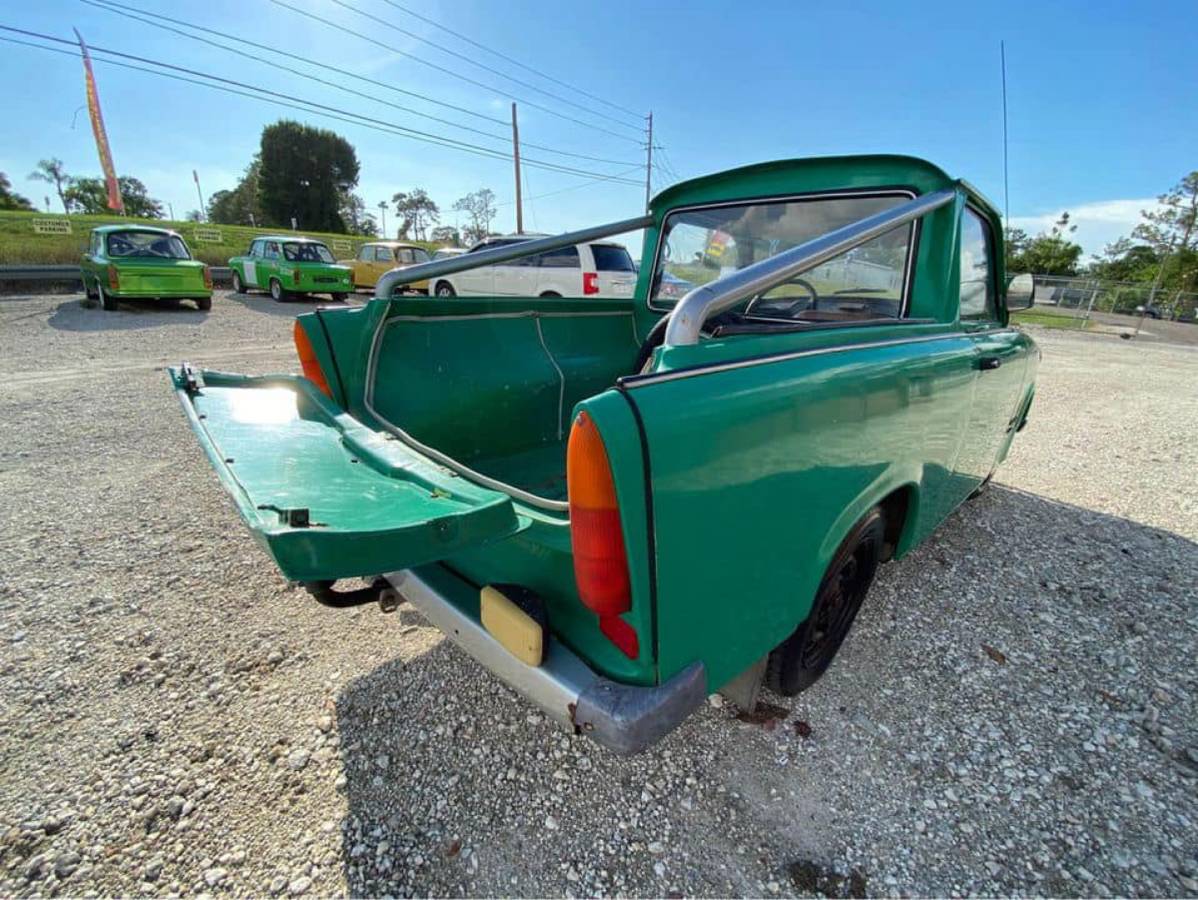 Trabant-601-pickup-truck-1990-green-15