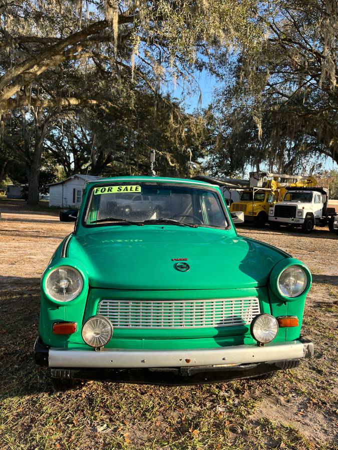 Trabant-601-pickup-truck-1990-green-2