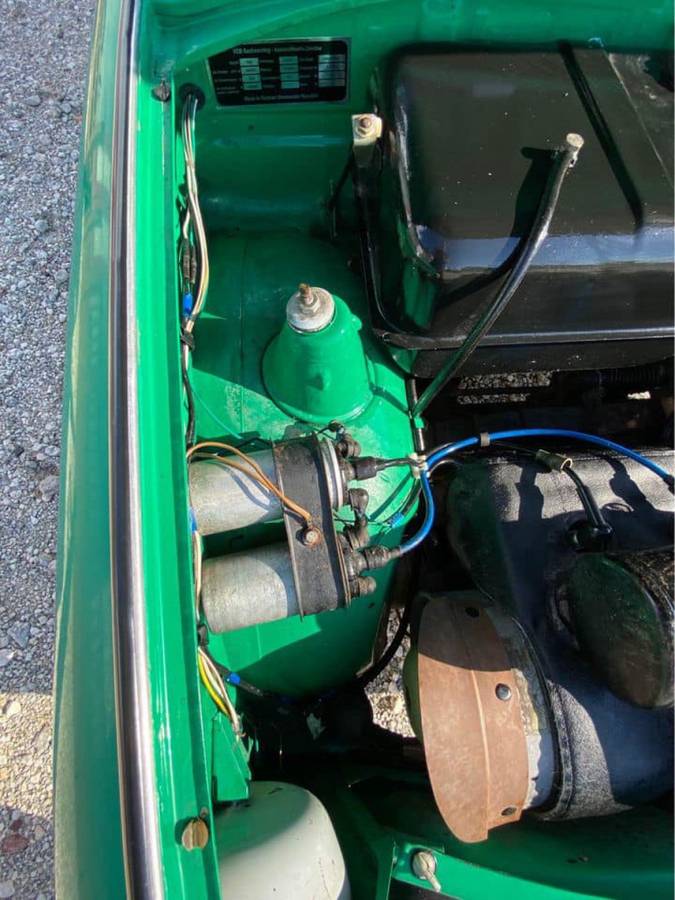 Trabant-601-pickup-truck-1990-green-8