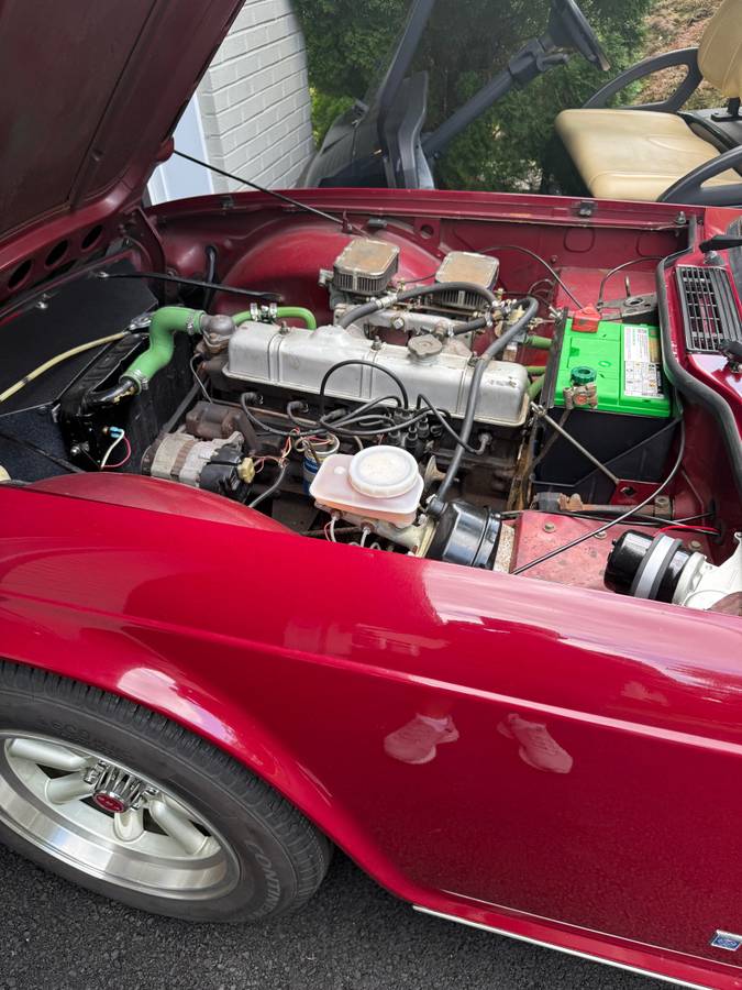 Triumph-1976-red-15