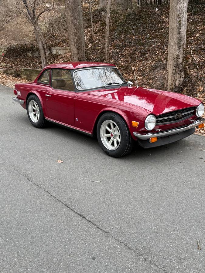 Triumph-1976-red-6
