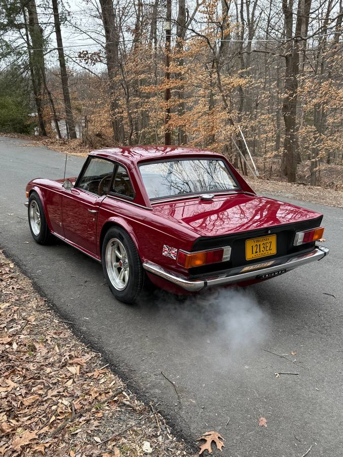 Triumph-1976-red-7