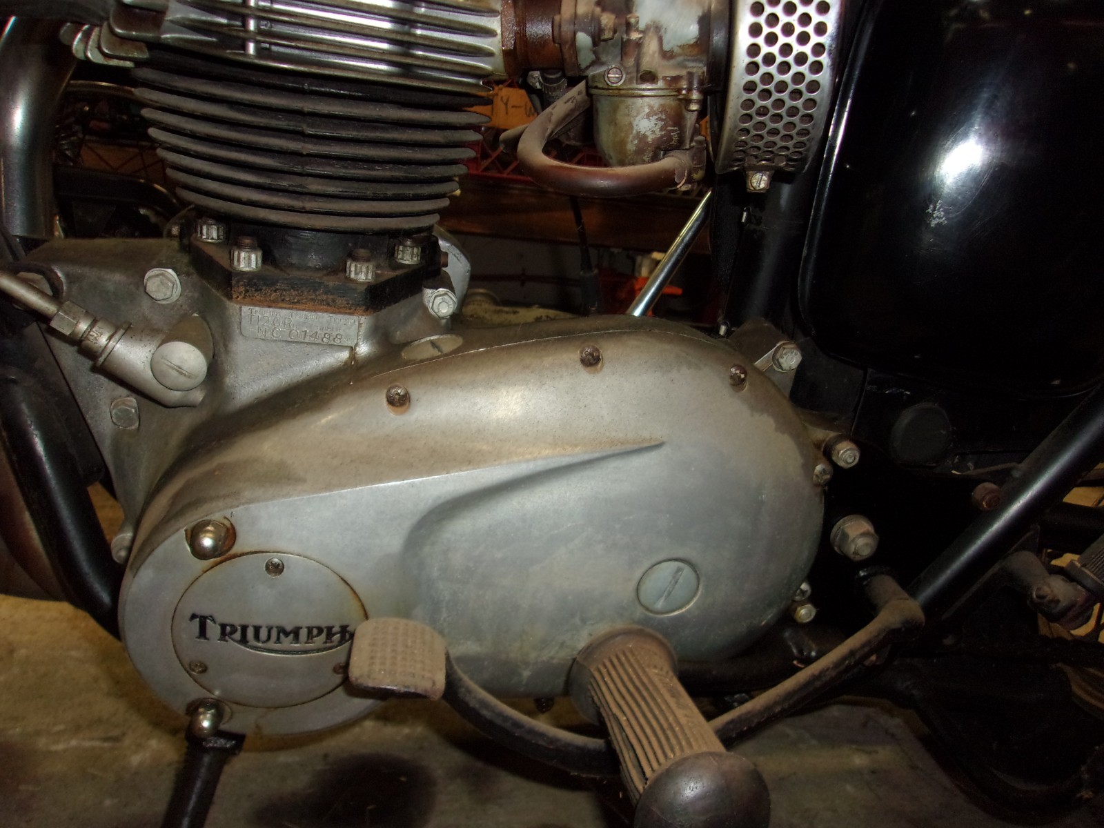 Triumph-Bonneville-1969-11