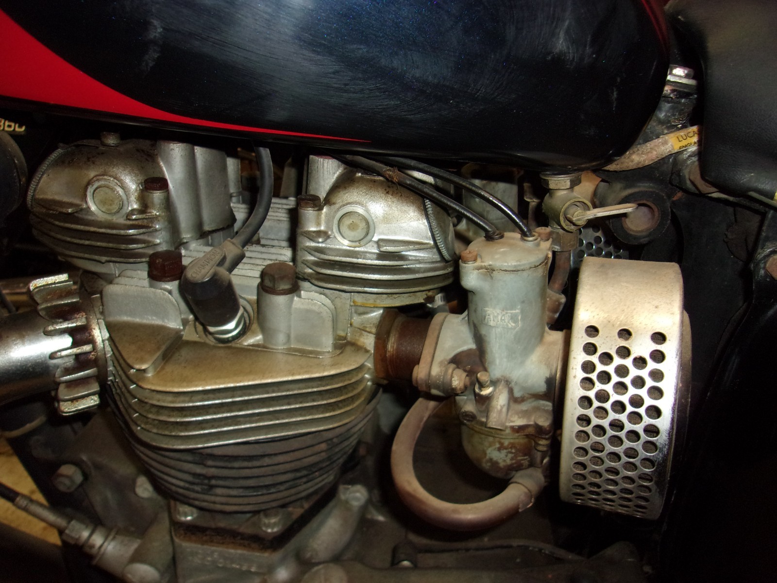 Triumph-Bonneville-1969-14