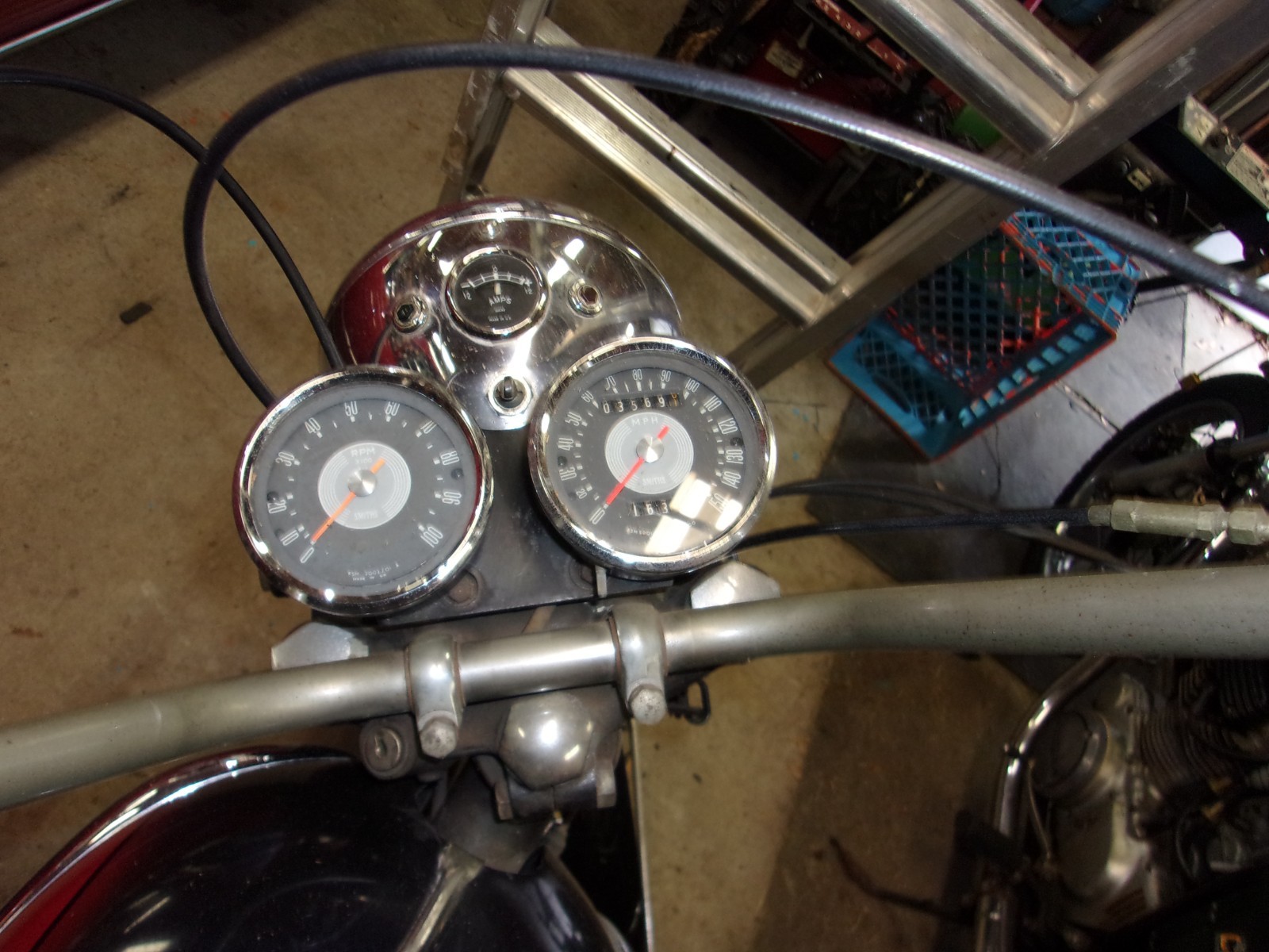 Triumph-Bonneville-1969-3