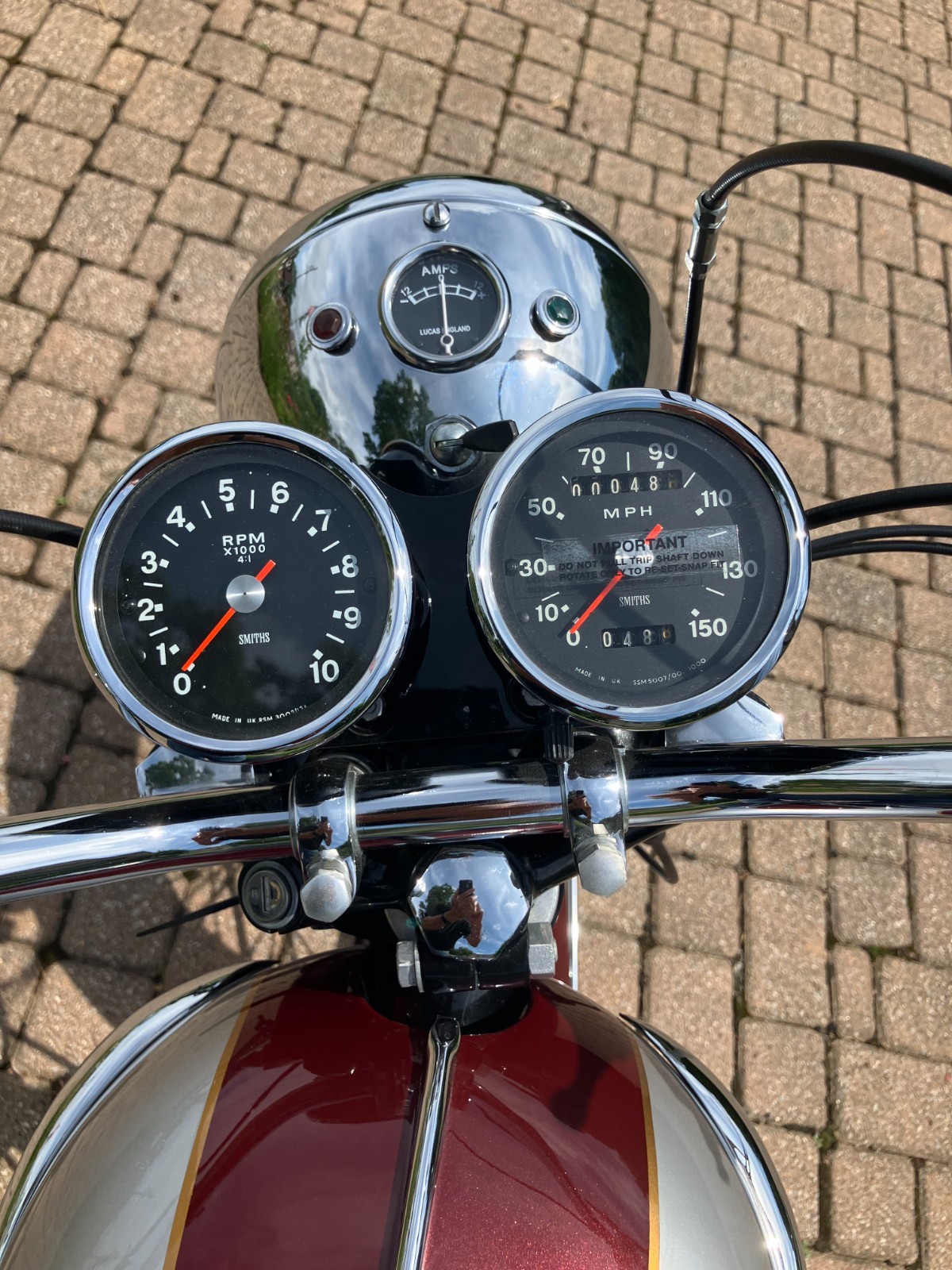 Triumph-Bonneville-1970-13