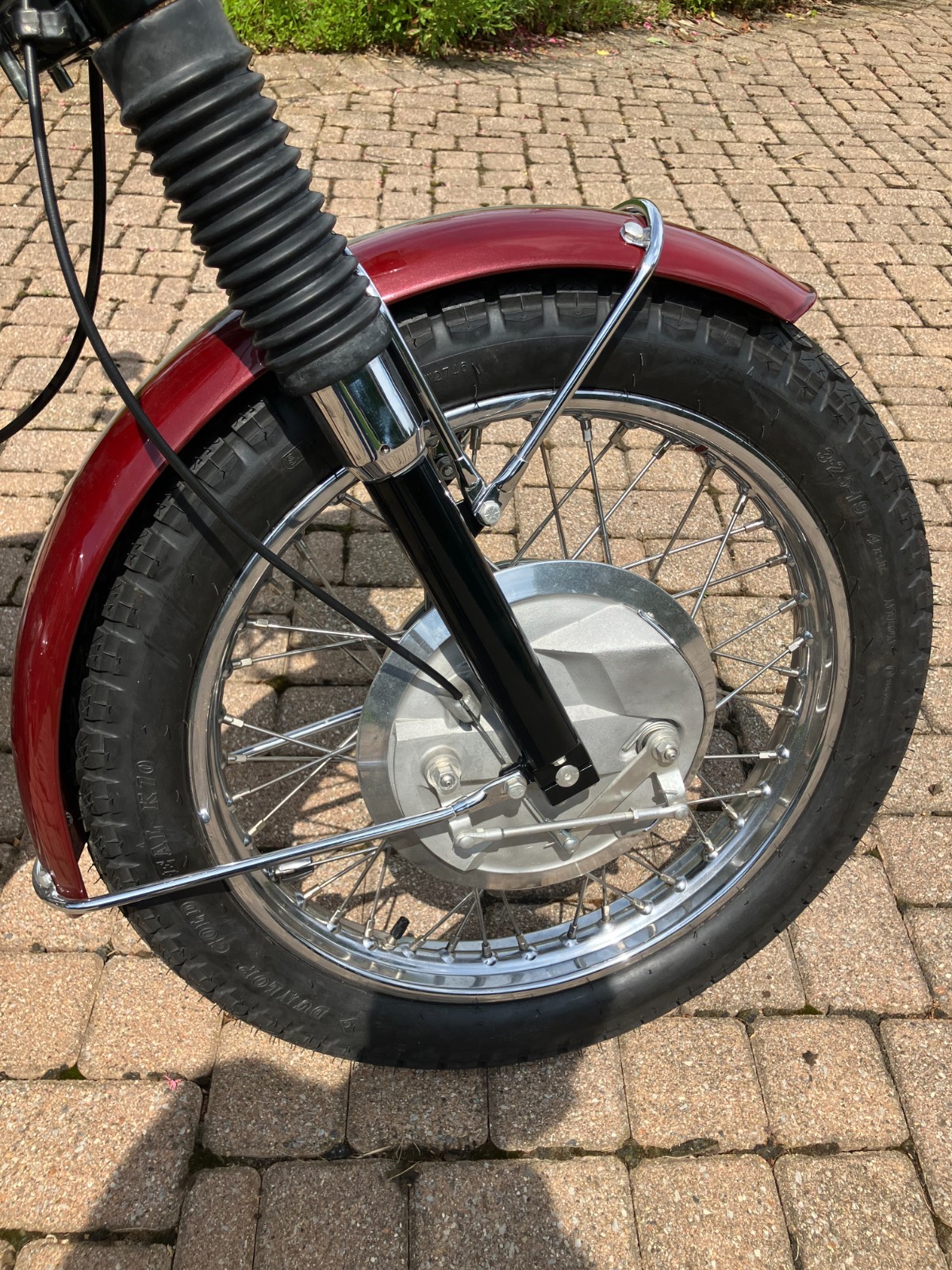 Triumph-Bonneville-1970-15