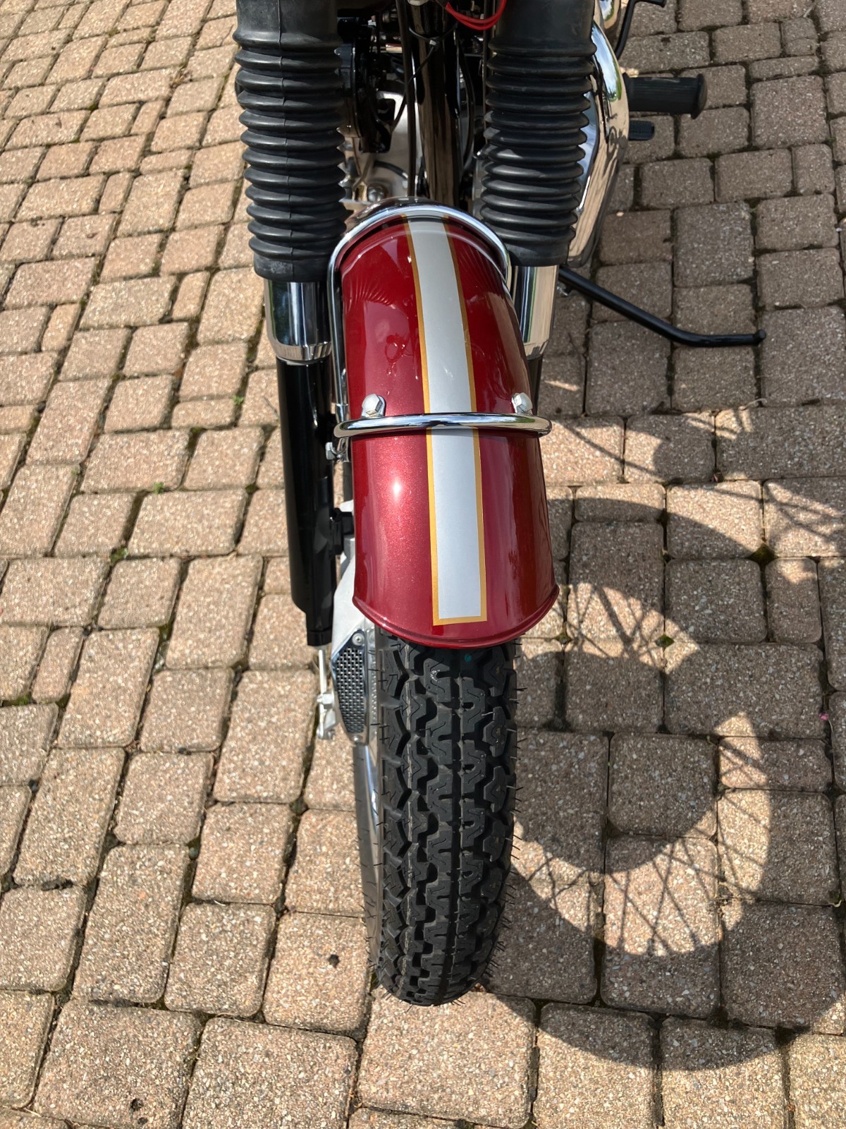 Triumph-Bonneville-1970-16