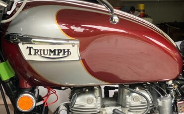 Triumph-Bonneville-1970-21