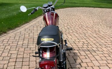 Triumph-Bonneville-1970-4
