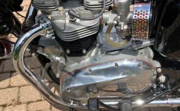 Triumph-Bonneville-1970-6