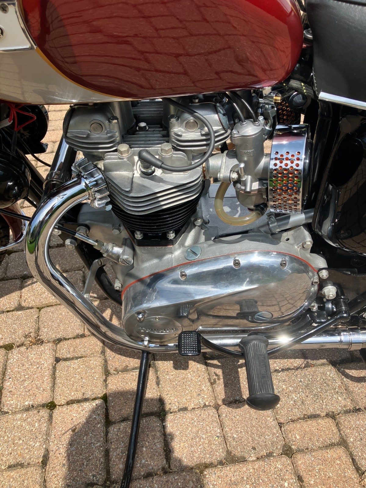 Triumph-Bonneville-1970-6