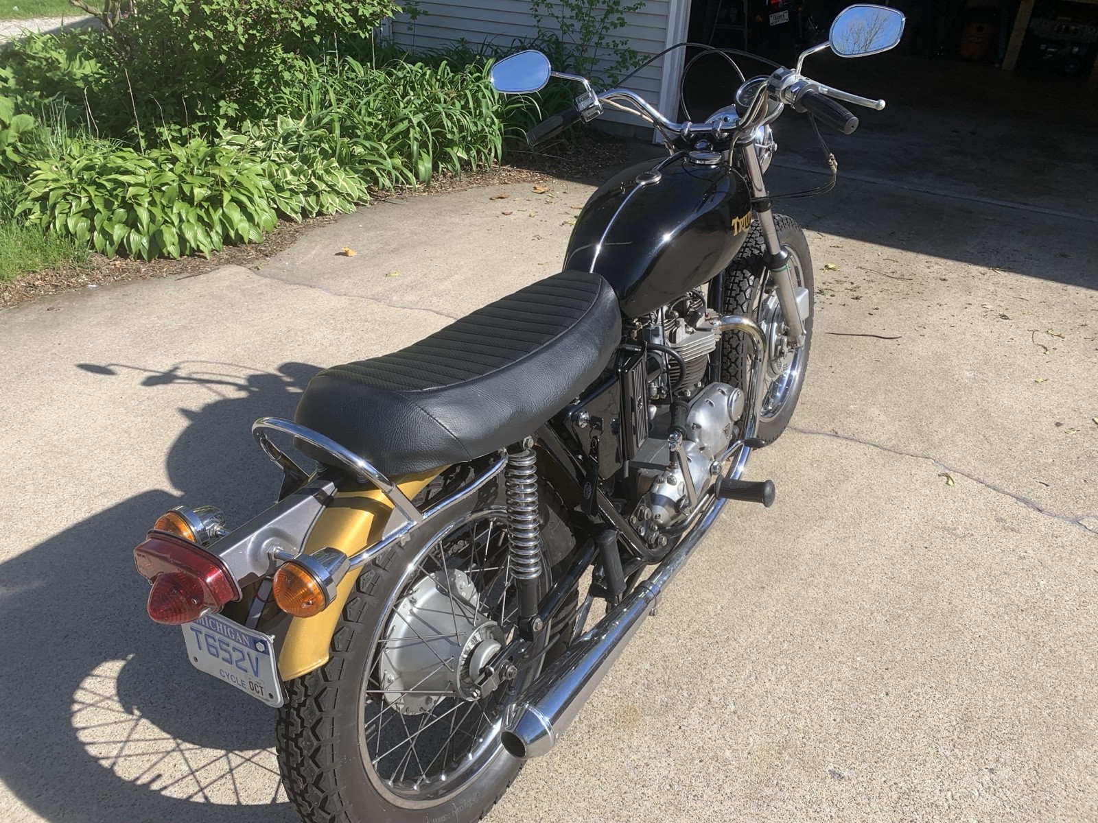Triumph-Bonneville-1972-1