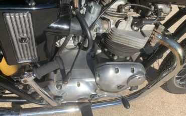 Triumph-Bonneville-1972-7