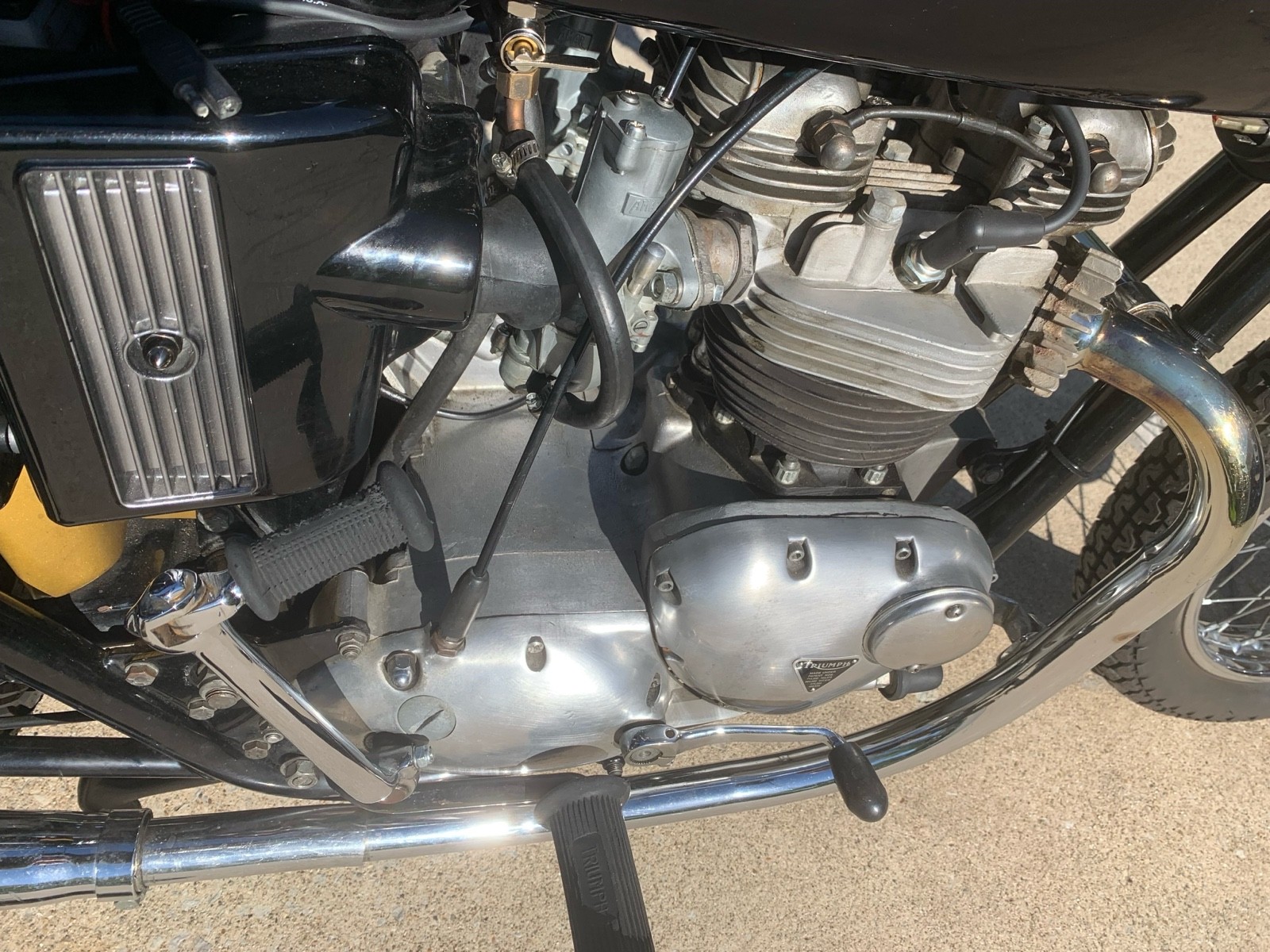 Triumph-Bonneville-1972-7