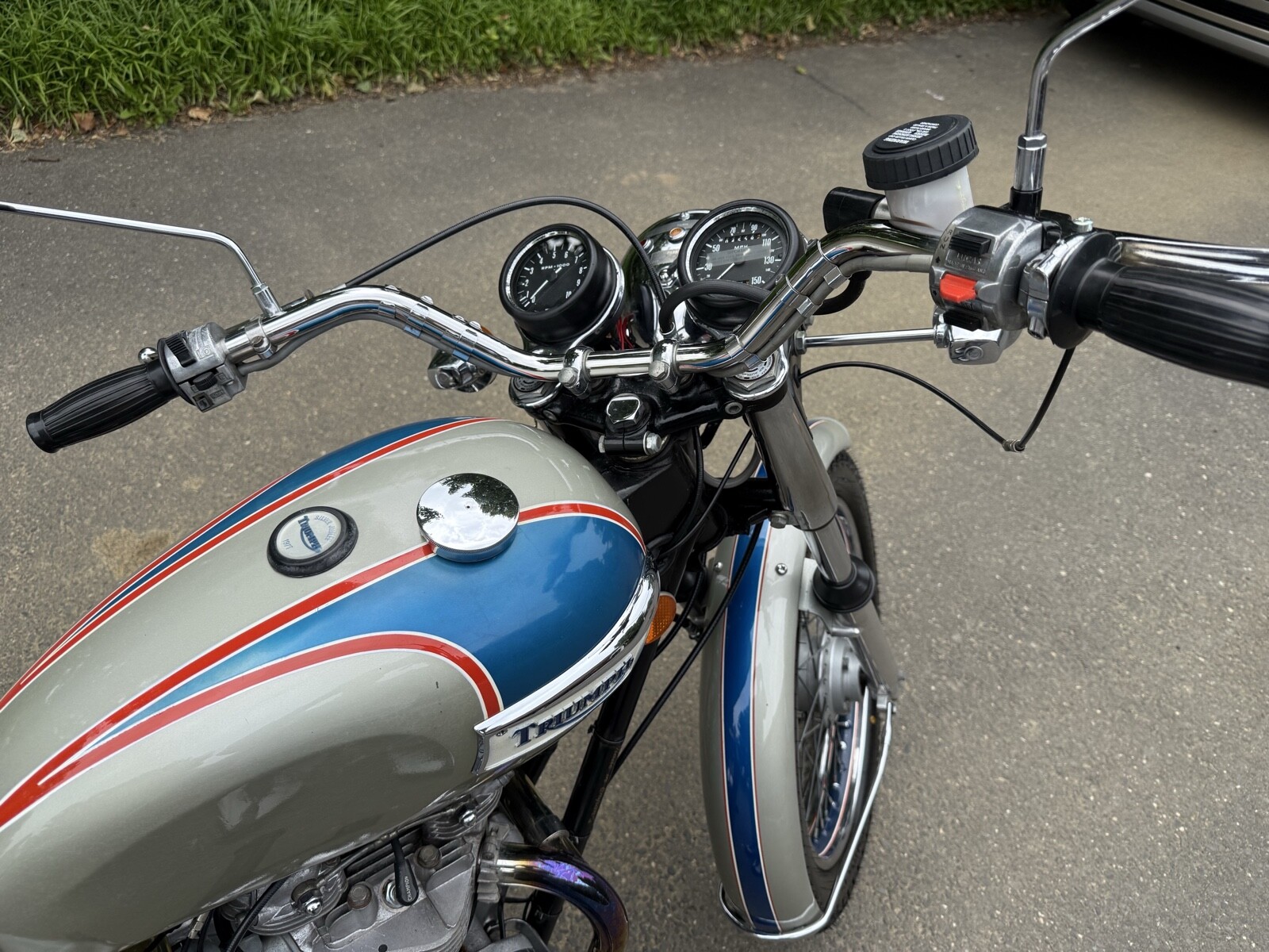 Triumph-Bonneville-1977-1