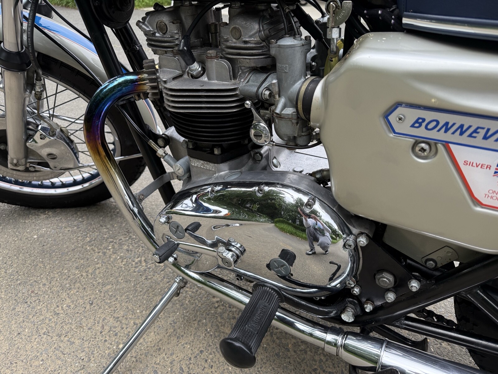 Triumph-Bonneville-1977-10