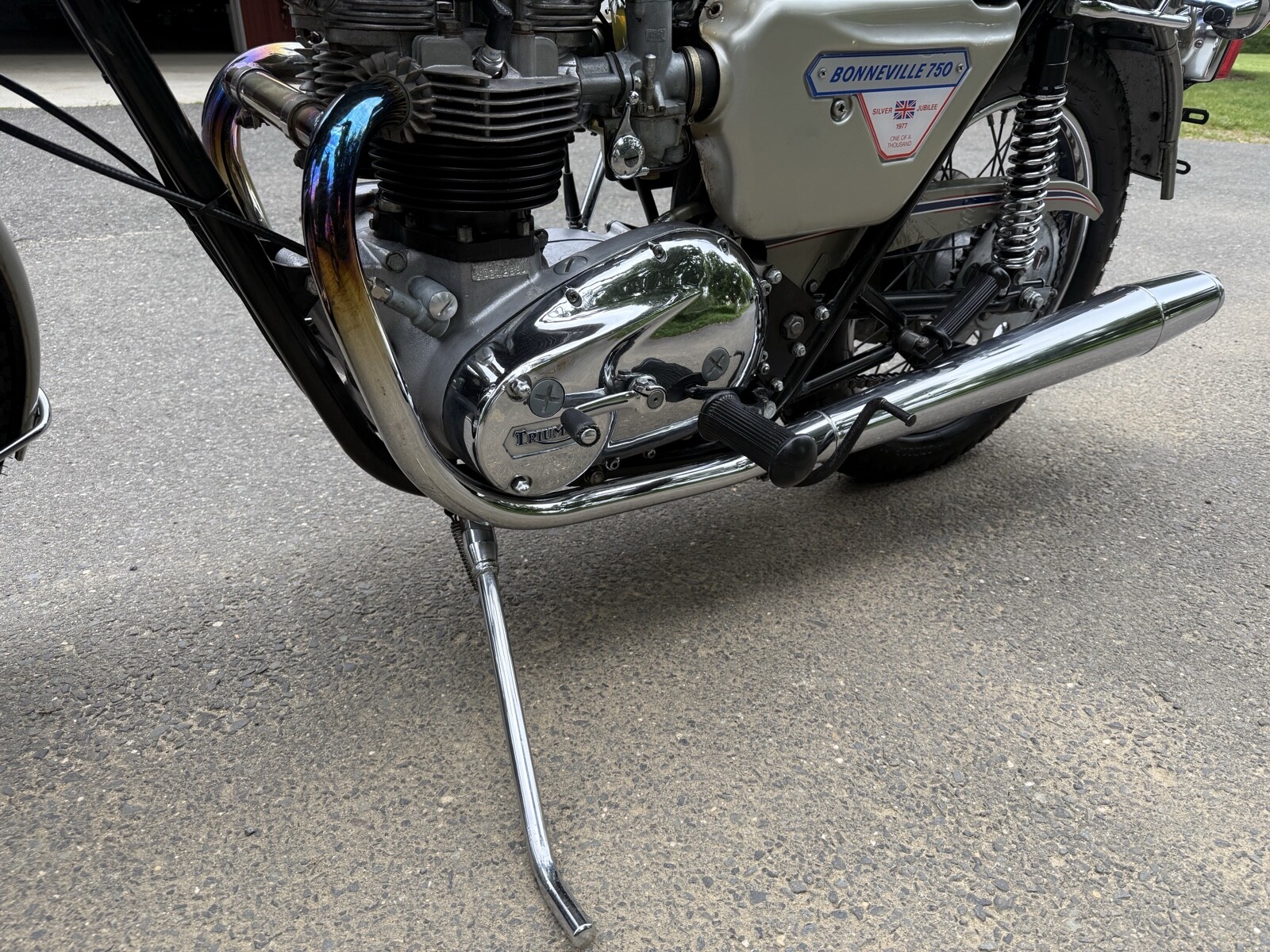 Triumph-Bonneville-1977-12