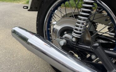Triumph-Bonneville-1977-14