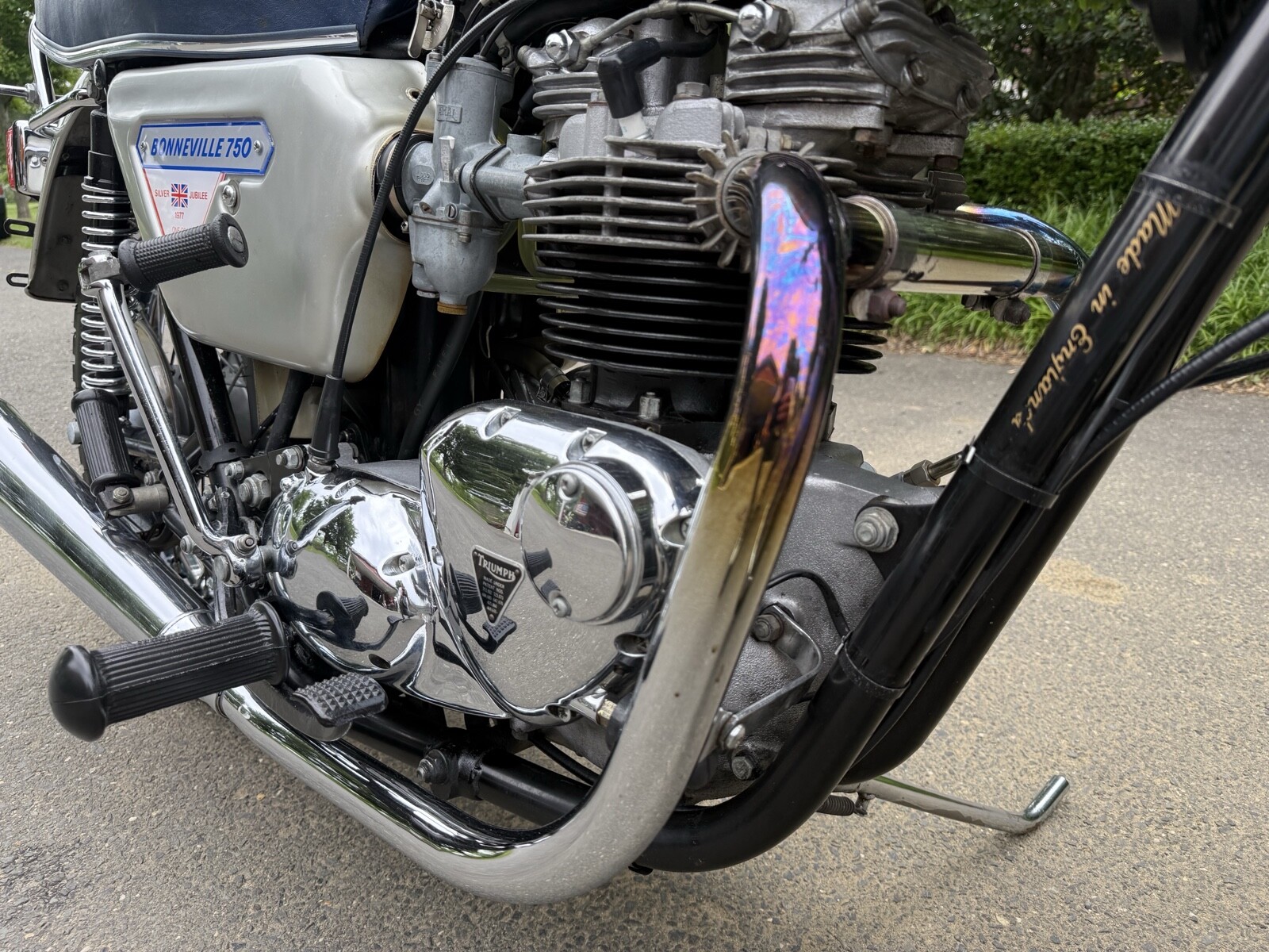 Triumph-Bonneville-1977-15