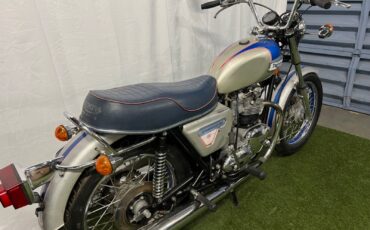 Triumph-Bonneville-1977-2
