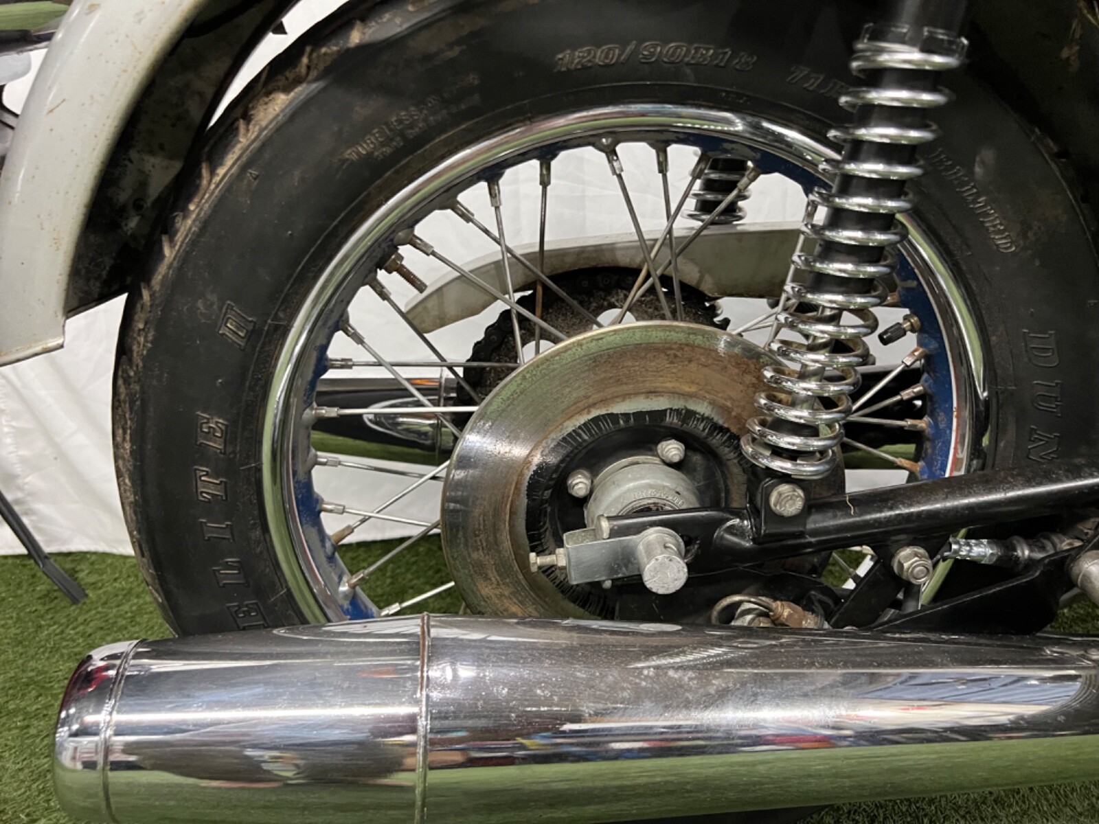 Triumph-Bonneville-1977-21