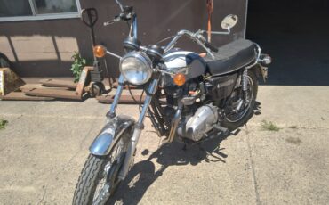 Triumph-Bonneville-1977-3
