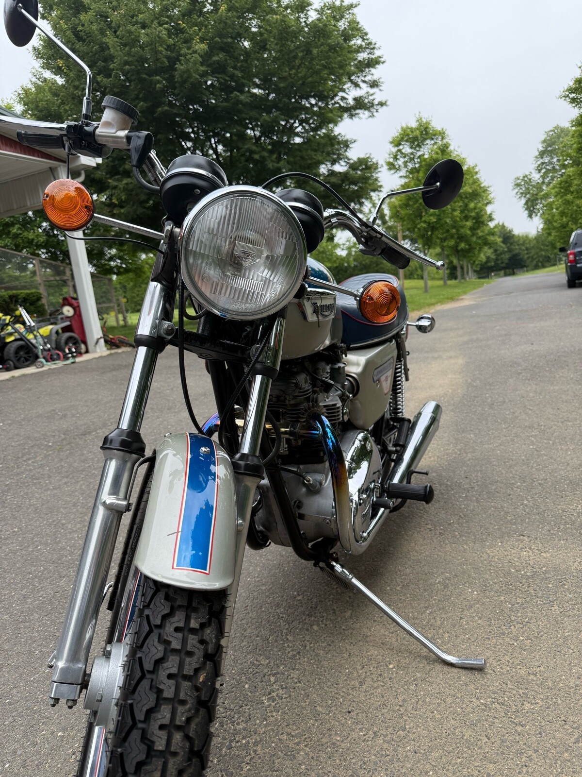 Triumph-Bonneville-1977-3