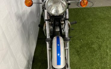 Triumph-Bonneville-1977-9