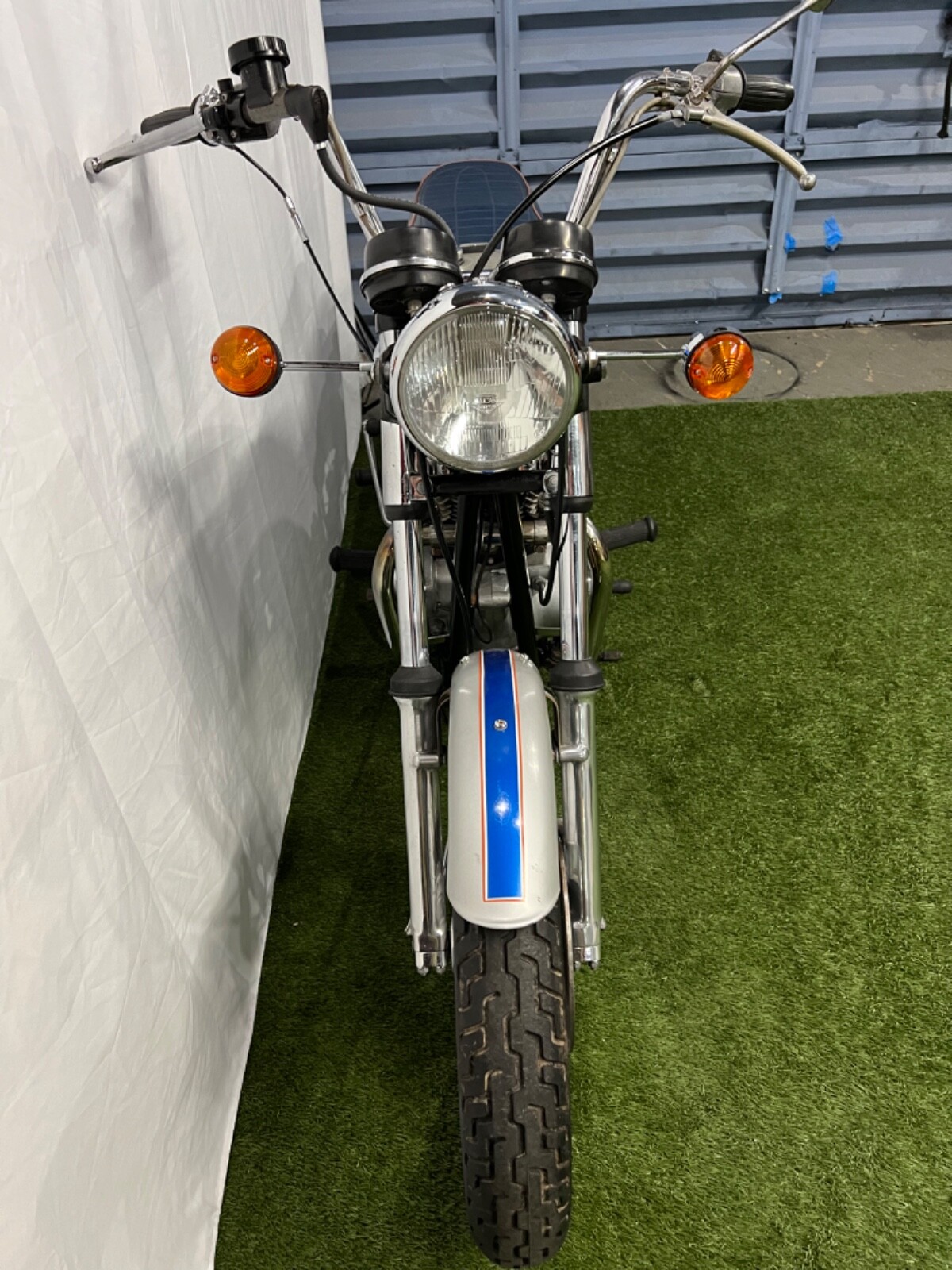 Triumph-Bonneville-1977-9