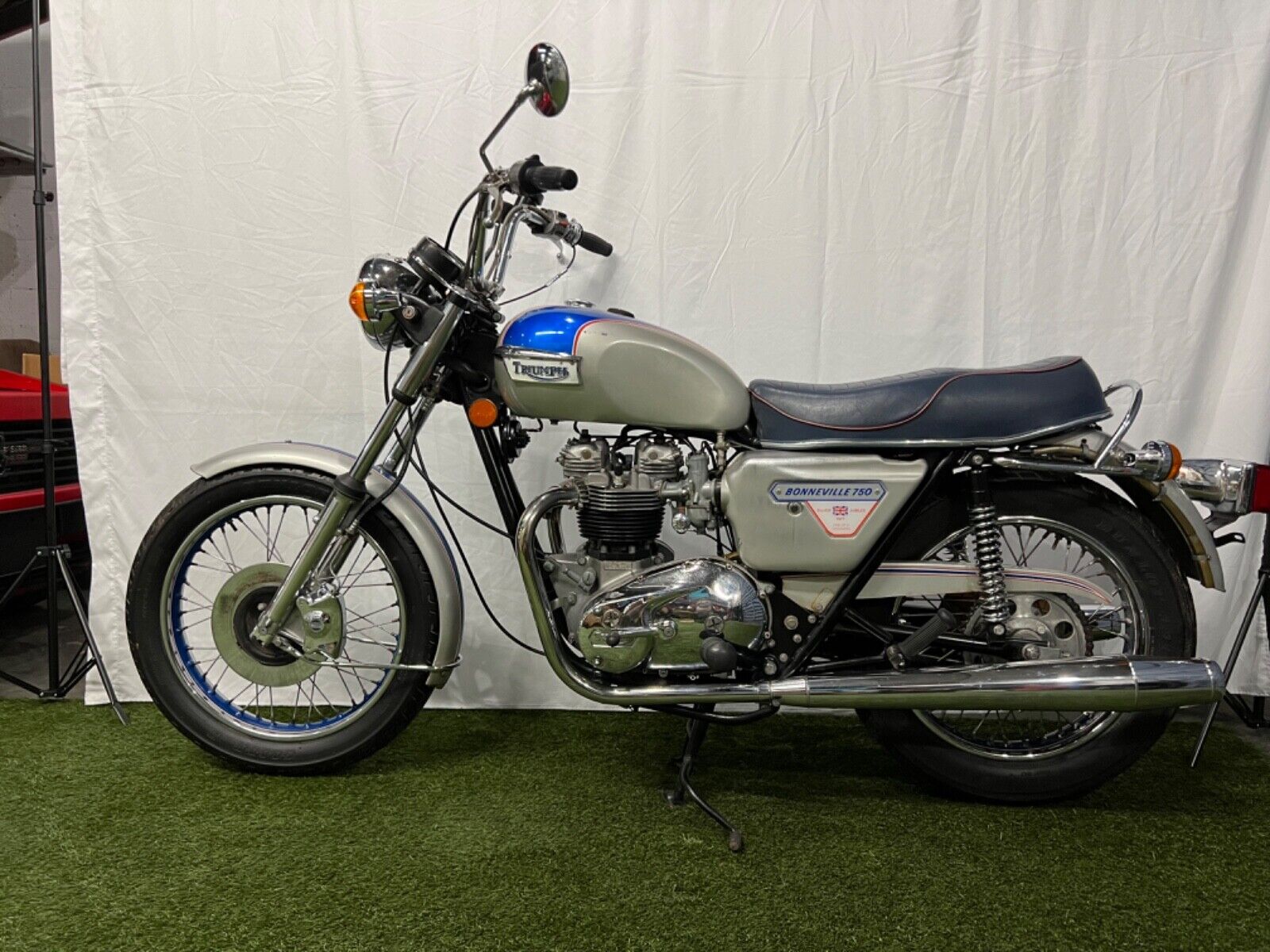 Triumph-Bonneville-1977