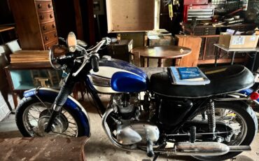 Triumph-Daytona-1972-7
