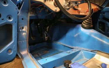 Triumph-GT6-1971-21