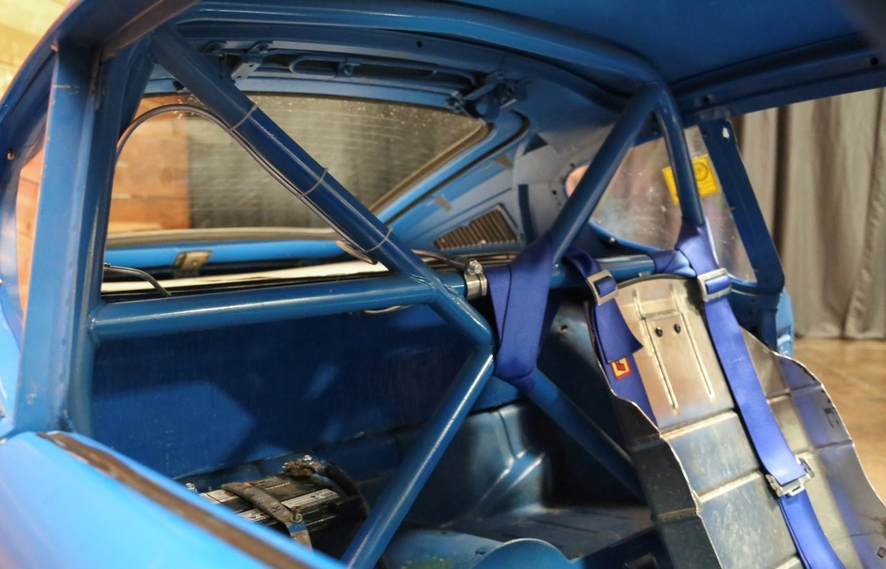 Triumph-GT6-1971-22