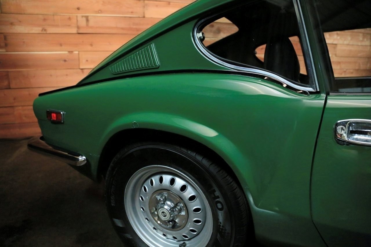 Triumph-GT6-1972-15
