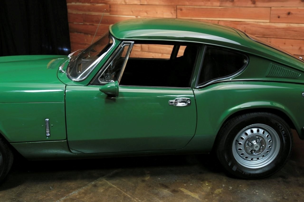 Triumph-GT6-1972-2