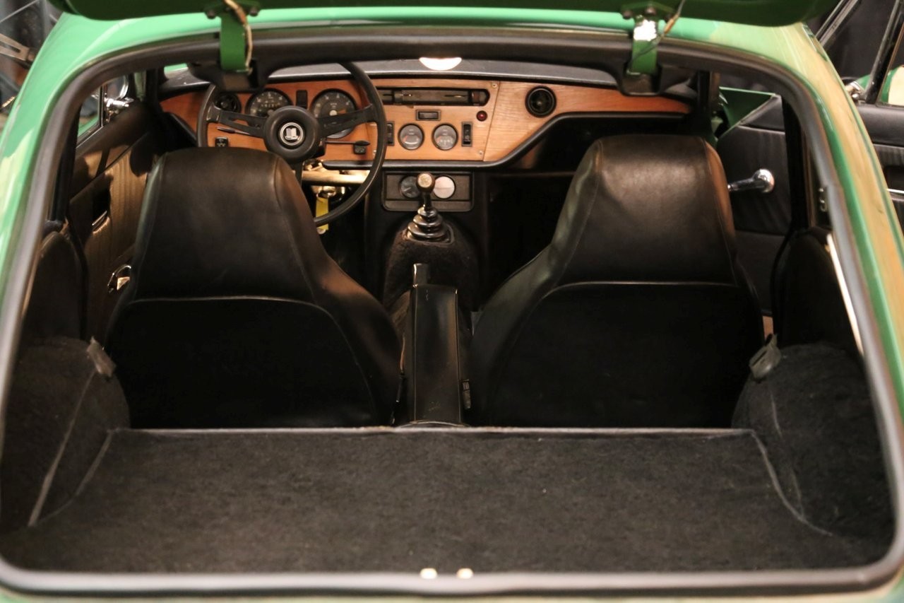 Triumph-GT6-1972-21