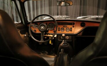 Triumph-GT6-1972-22