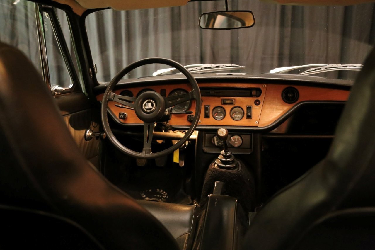 Triumph-GT6-1972-22