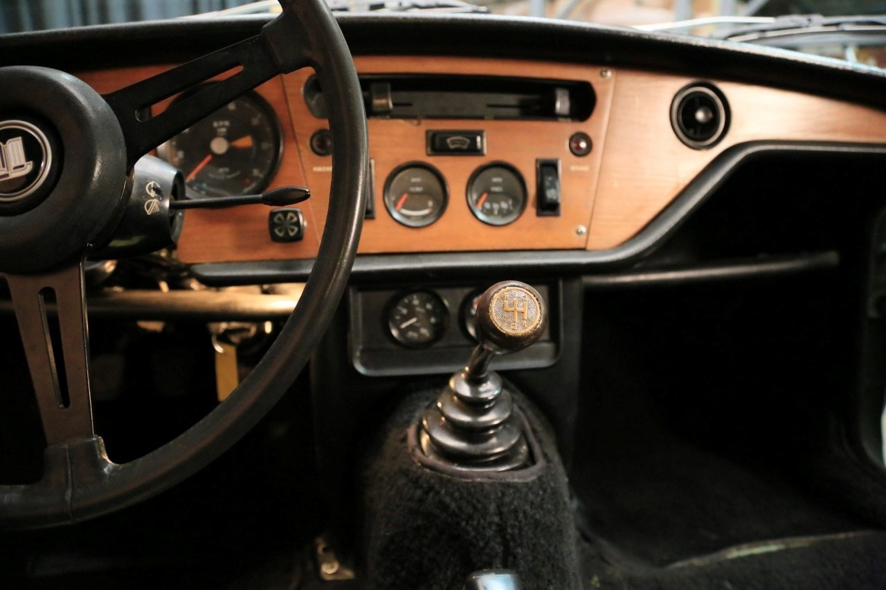 Triumph-GT6-1972-24