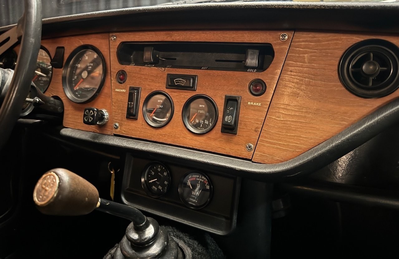 Triumph-GT6-1972-25