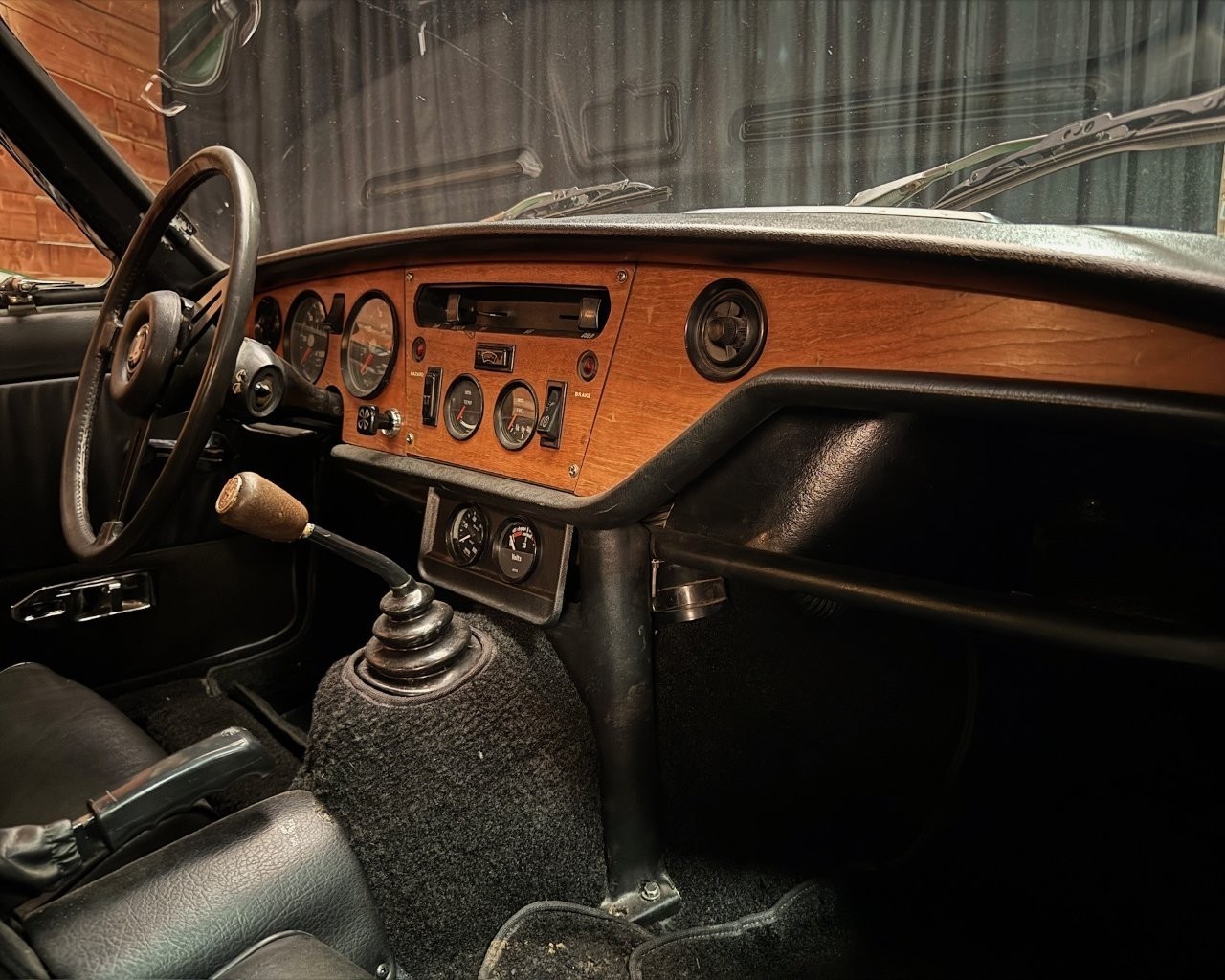 Triumph-GT6-1972-26