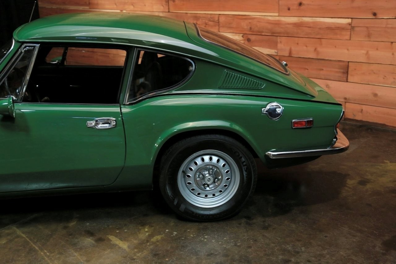 Triumph-GT6-1972-3