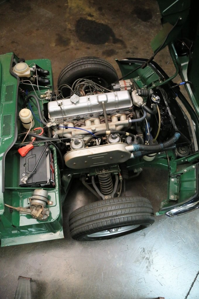 Triumph-GT6-1972-35
