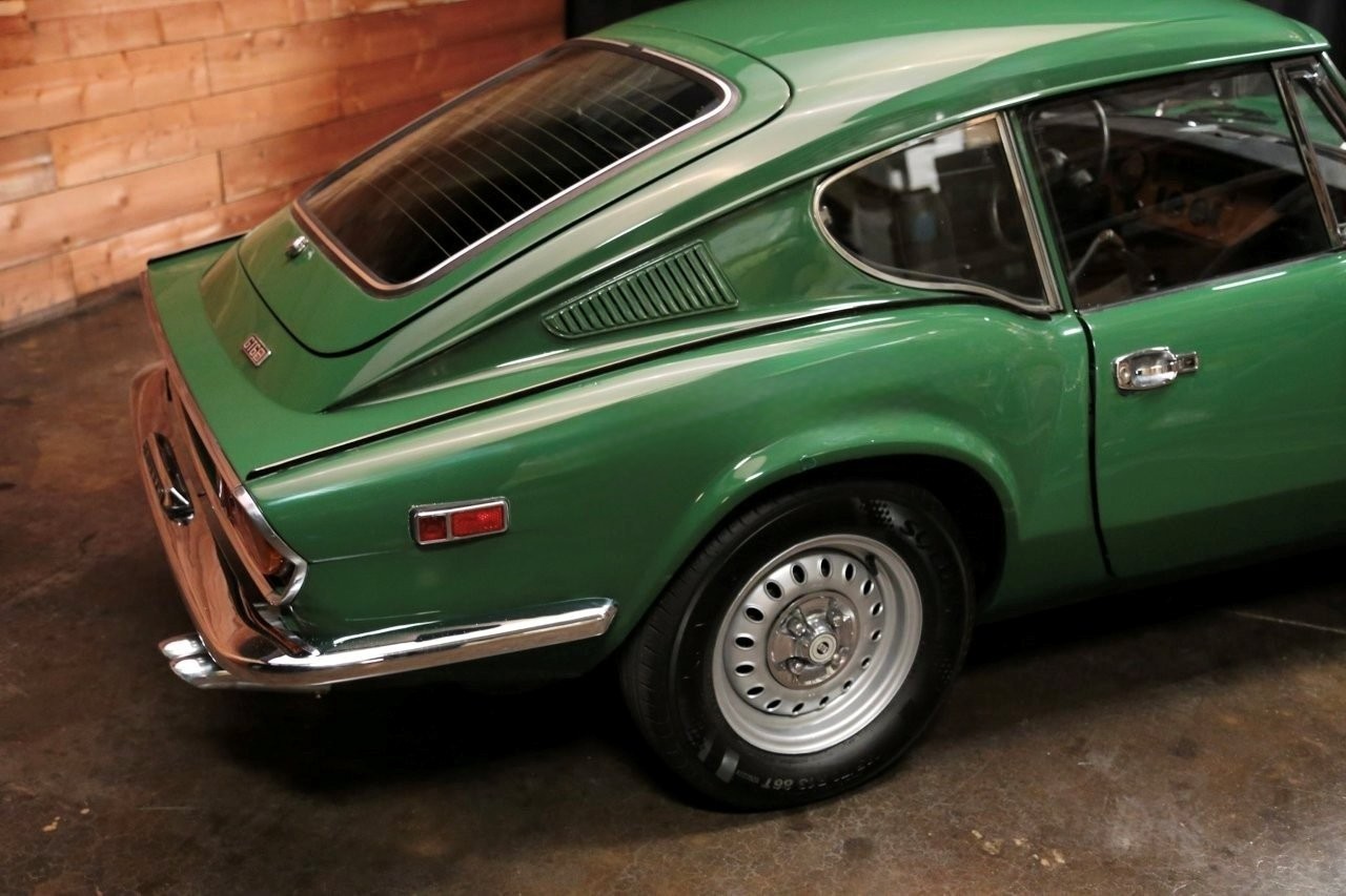 Triumph-GT6-1972-4