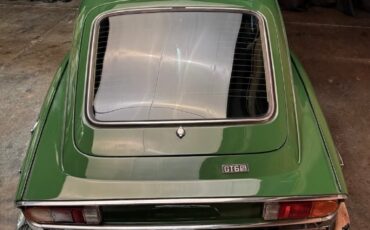 Triumph-GT6-1972-5