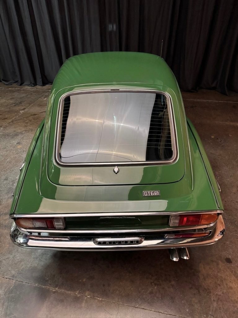 Triumph-GT6-1972-5