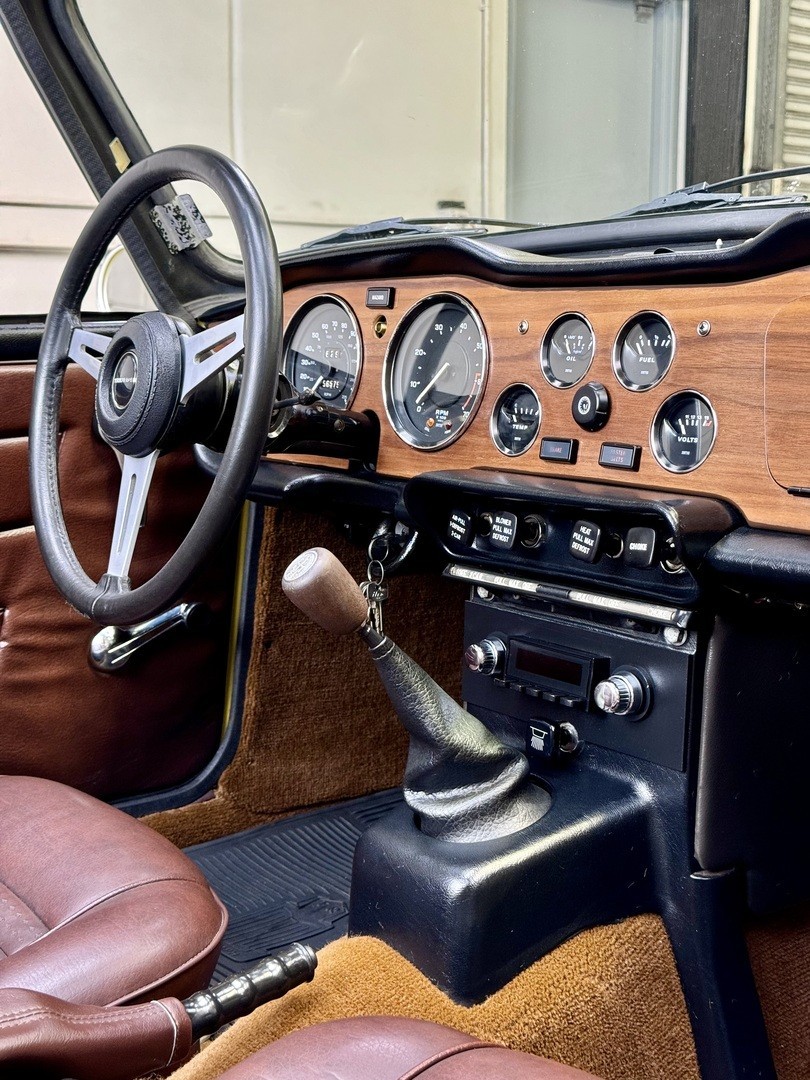 Triumph-Other-1974-Convertible-23